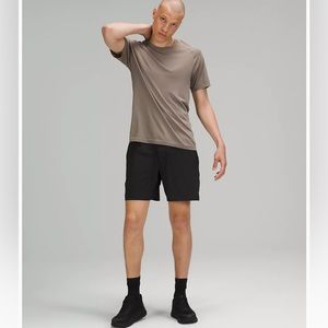 NWT Lululemon T.H.E. Black linerless 7” shorts size Large